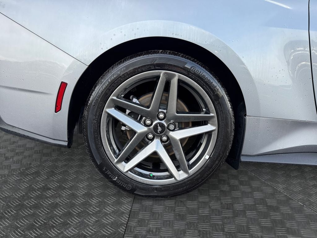 2025 Ford Mustang EcoBoost Premium 200A