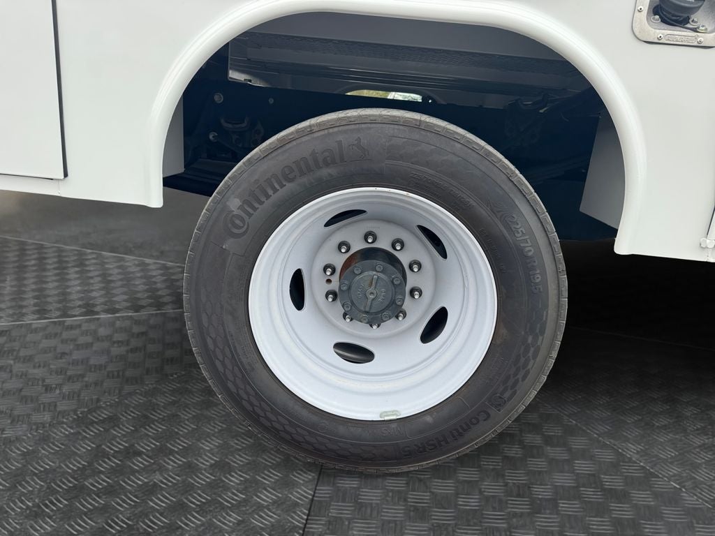 2025 Ford F-450SD XLT DRW 653A