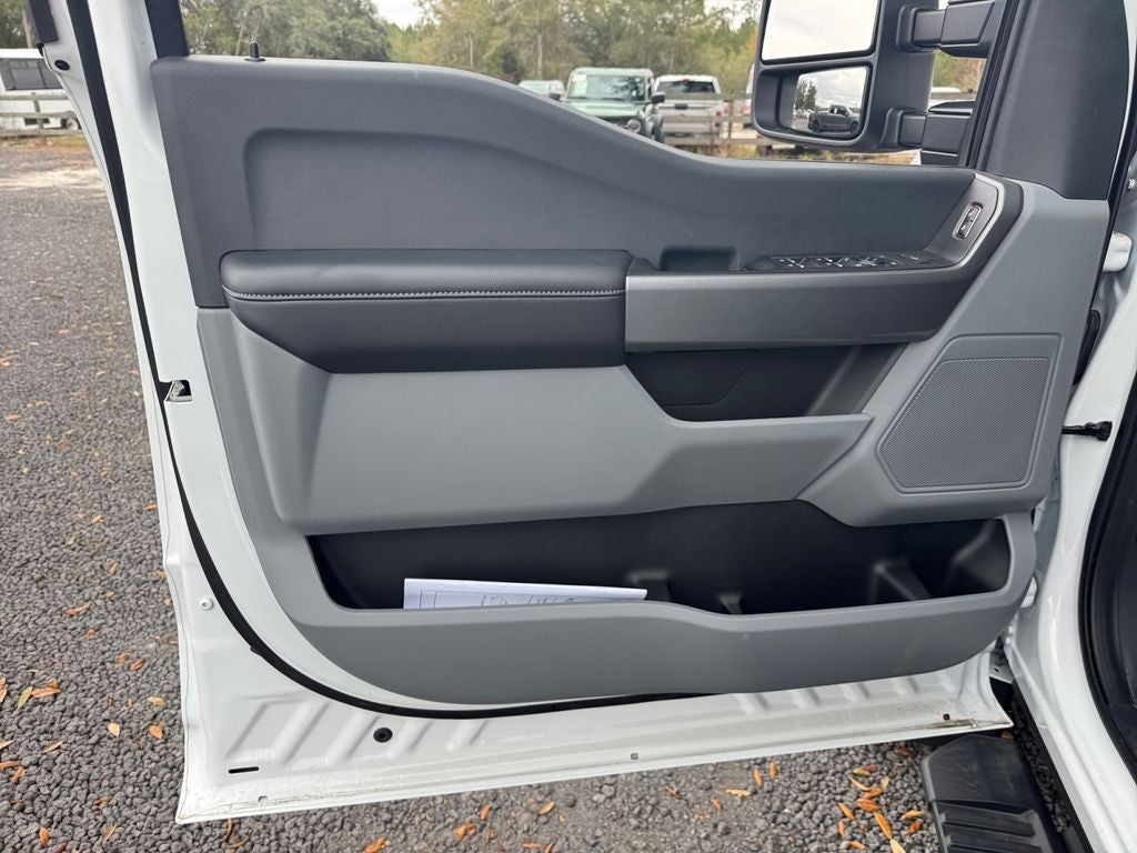 2025 Ford F-450SD XLT DRW 653A