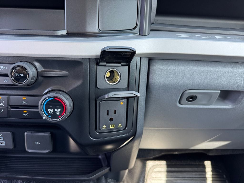 2025 Ford F-550SD XL DRW 660A