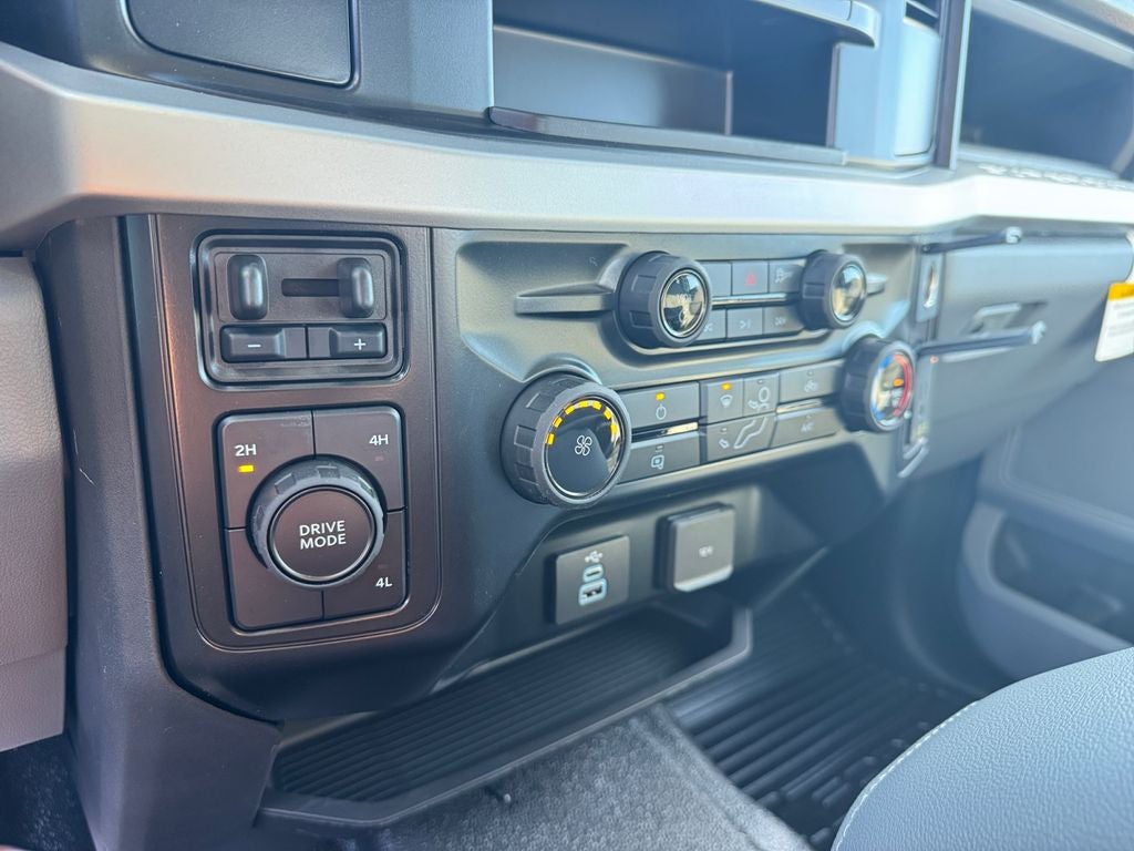 2026 Ford F-350SD XL DRW 640A