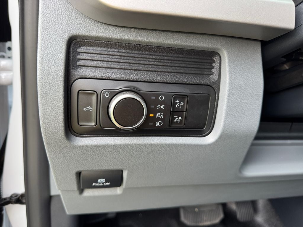 2025 Ford F-600SD XL 680A