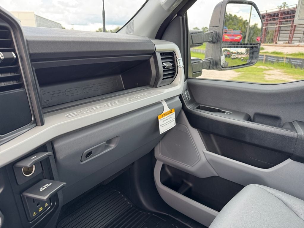 2025 Ford F-600SD XL 680A