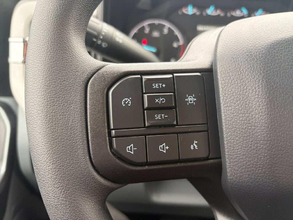 2027 Ford F-350SD XLT DRW 643A