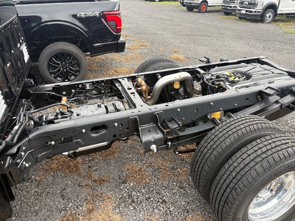 2027 Ford F-350SD XLT DRW 643A