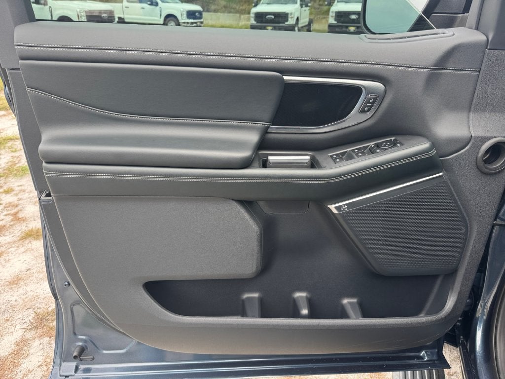 2027 Ford Expedition Max Platinum 600A
