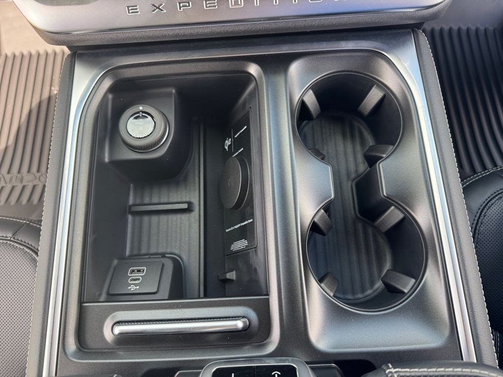 2027 Ford Expedition Max Platinum InTransit