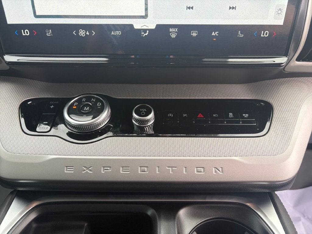2027 Ford Expedition Active 202A