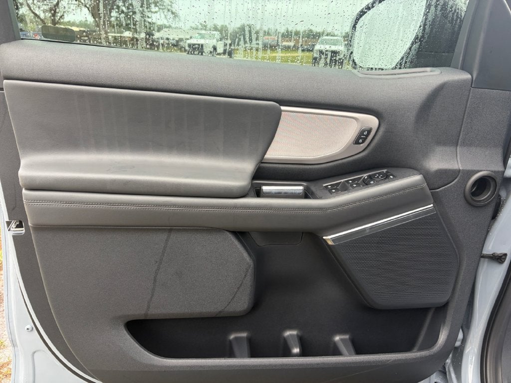 2027 Ford Expedition Active 202A