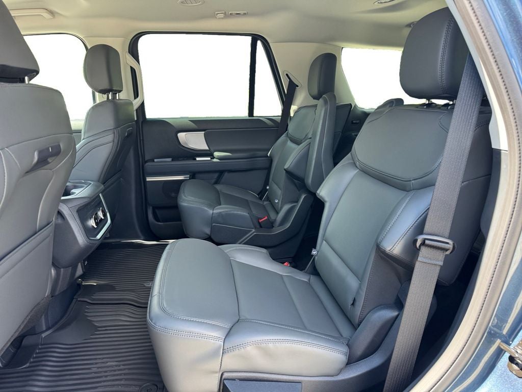 2027 Ford Expedition Active 202A