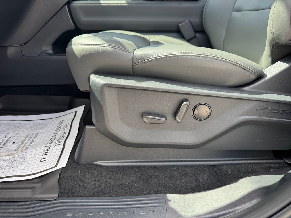 2027 Ford Expedition Active 202A