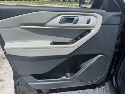 2026 Ford Explorer Active 200A