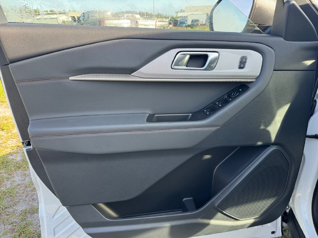 2027 Ford Explorer Active 200A