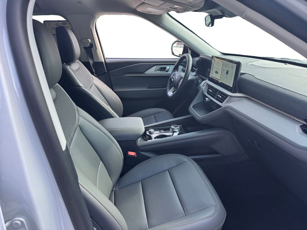 2026 Ford Explorer Active 200A