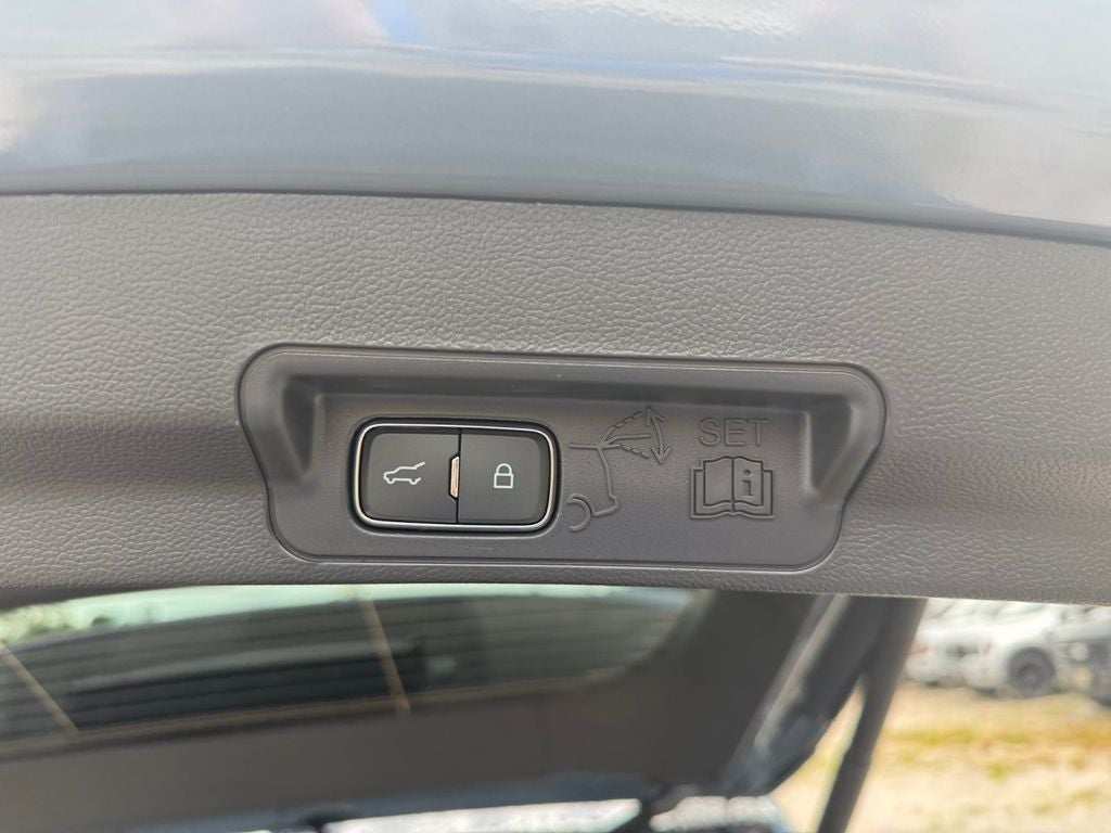 2027 Ford Explorer Active InTransit
