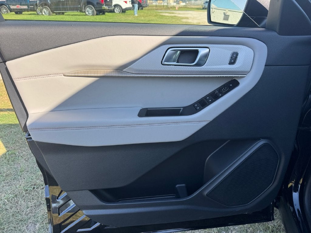 2027 Ford Explorer Active 200A