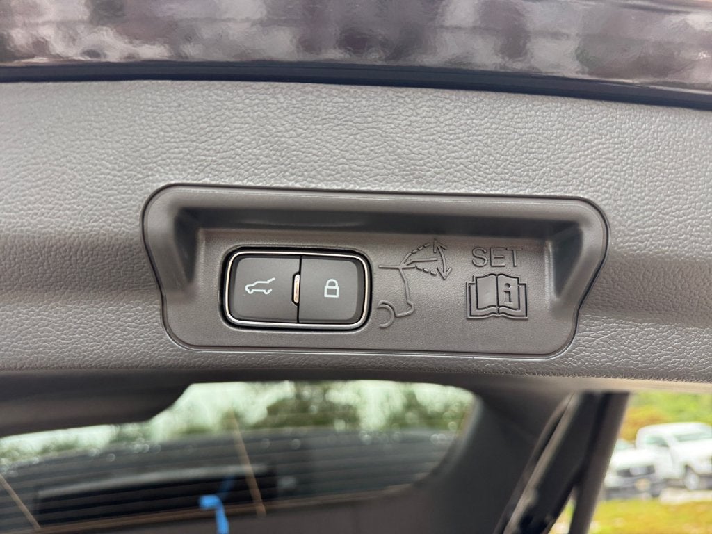 2027 Ford Explorer Active 200A