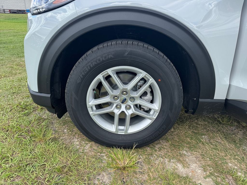 2027 Ford Explorer Active 200A