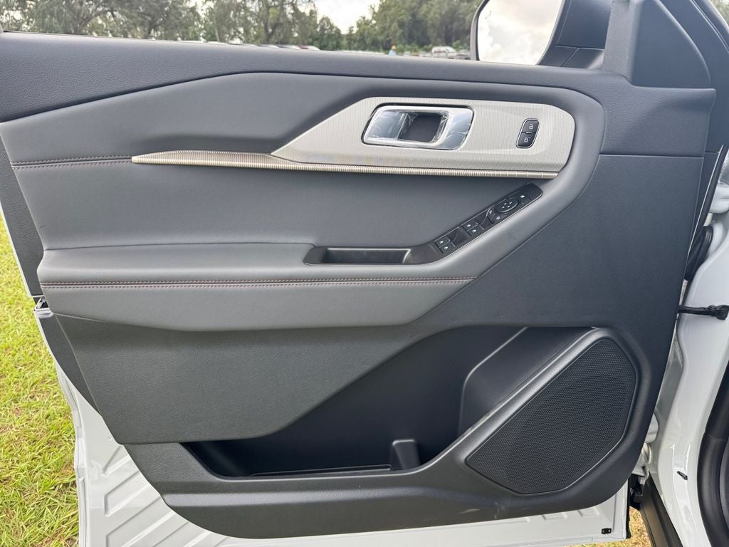 2027 Ford Explorer Active 200A