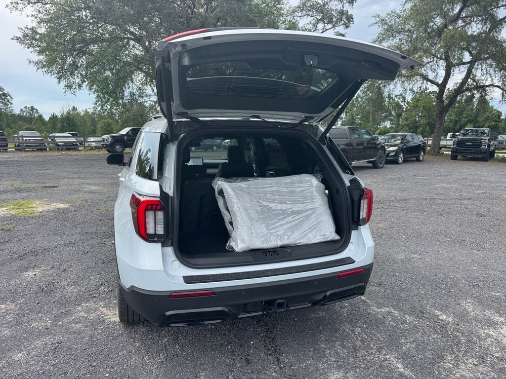 2026 Ford Explorer ST-Line 300A