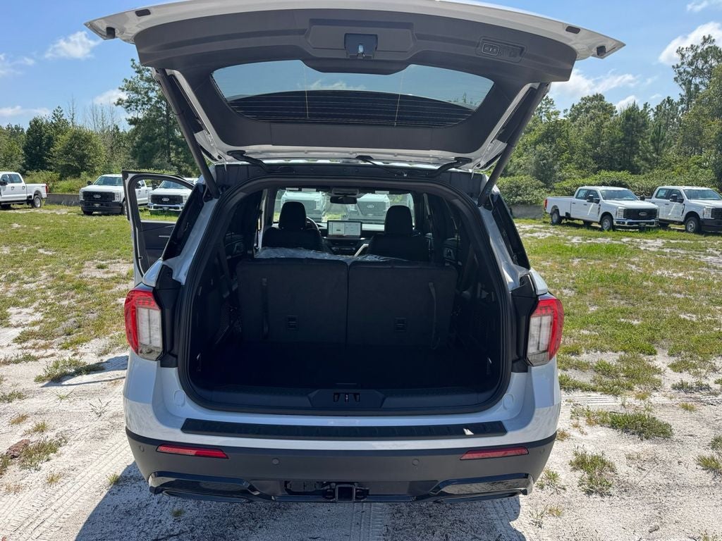 2026 Ford Explorer ST-Line 300A