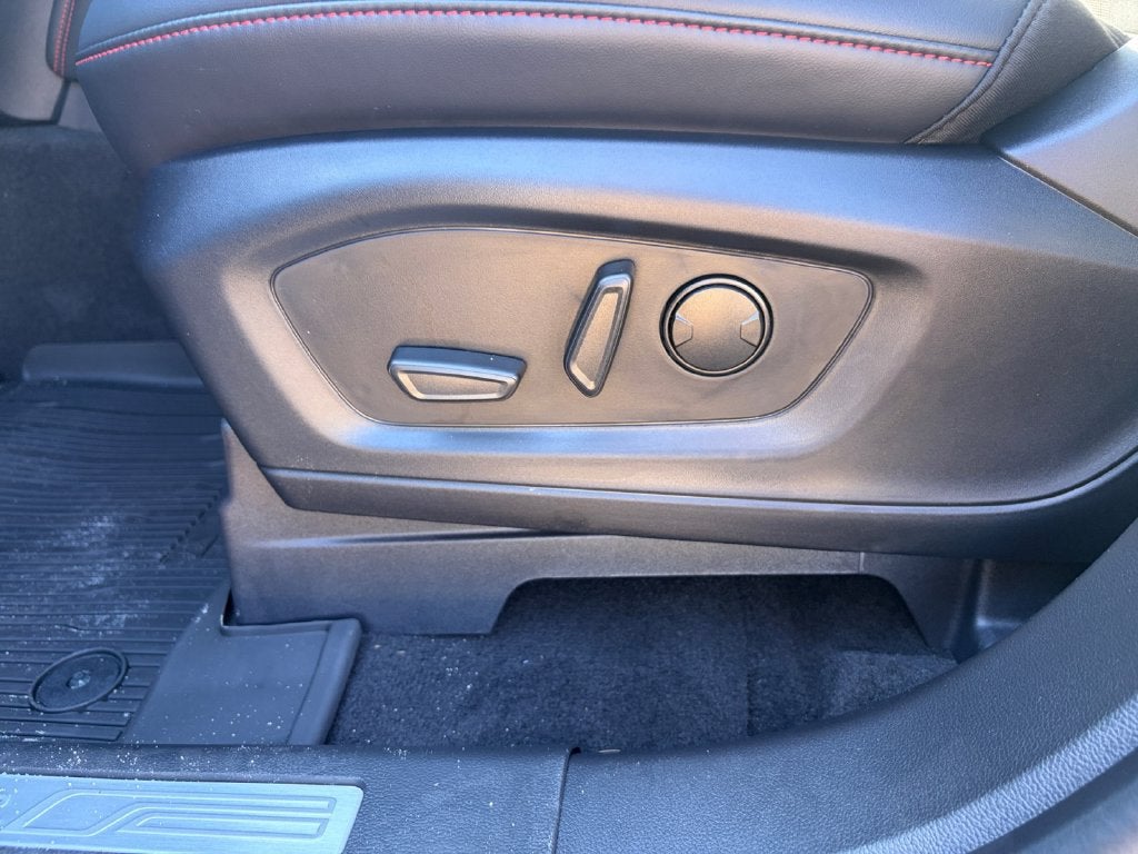 2027 Ford Explorer ST-Line 300A