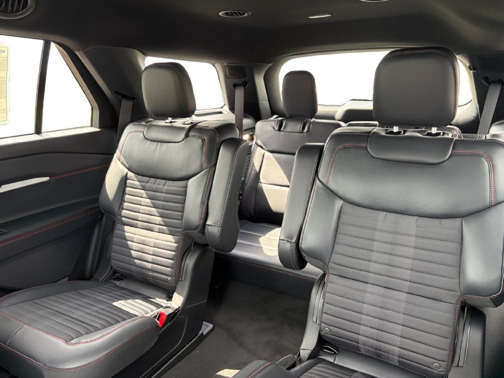 2027 Ford Explorer ST-Line 300A