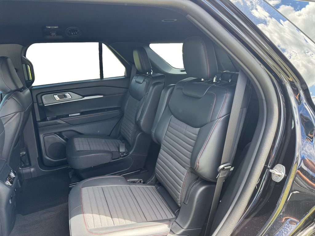 2026 Ford Explorer ST-Line 300A