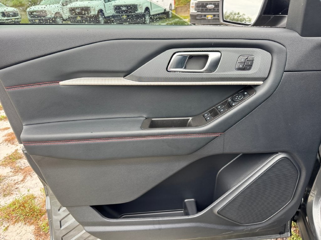2027 Ford Explorer ST-Line 300A