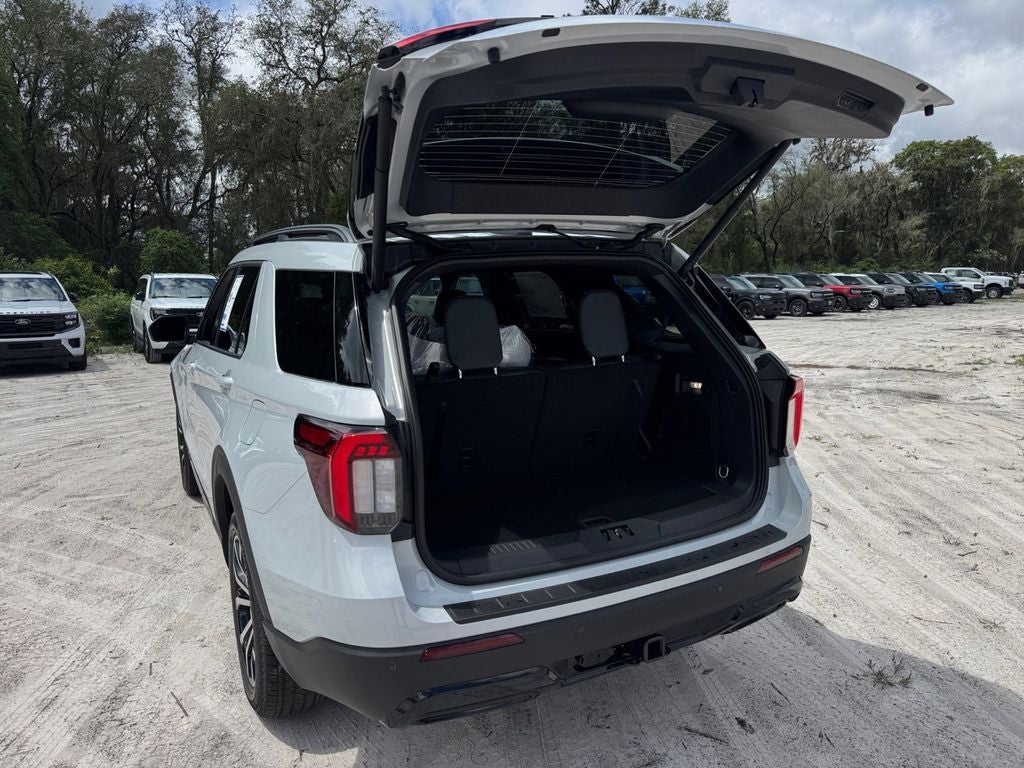 2026 Ford Explorer ST-Line 300A
