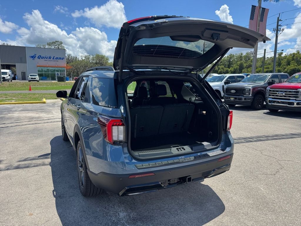 2026 Ford Explorer ST-Line 300A
