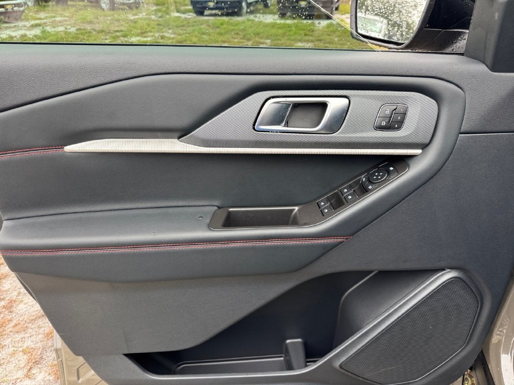 2027 Ford Explorer ST-Line 300A