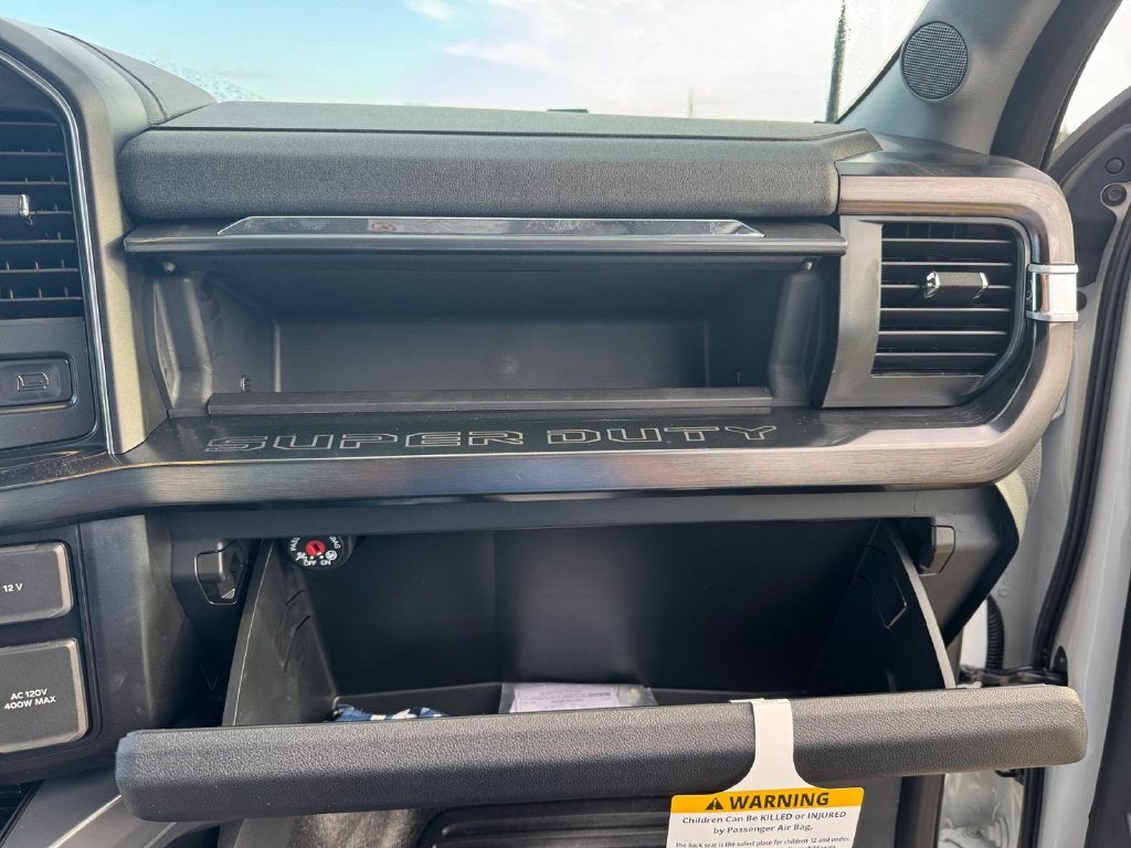2027 Ford F-250SD Lariat 608A