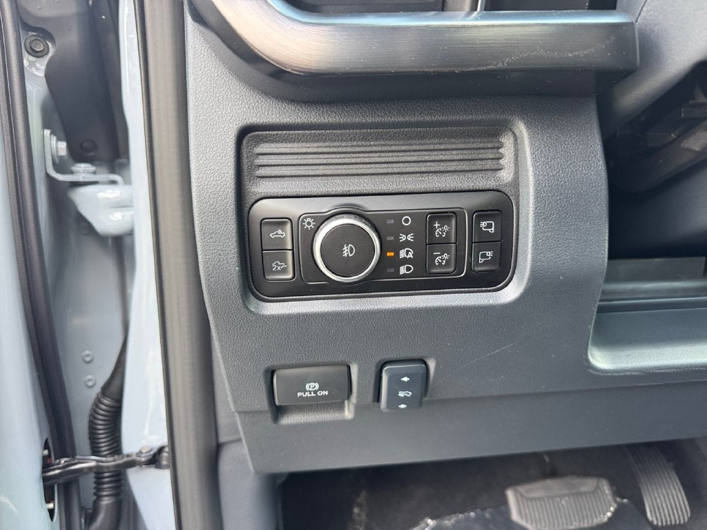 2027 Ford F-250SD Lariat 608A