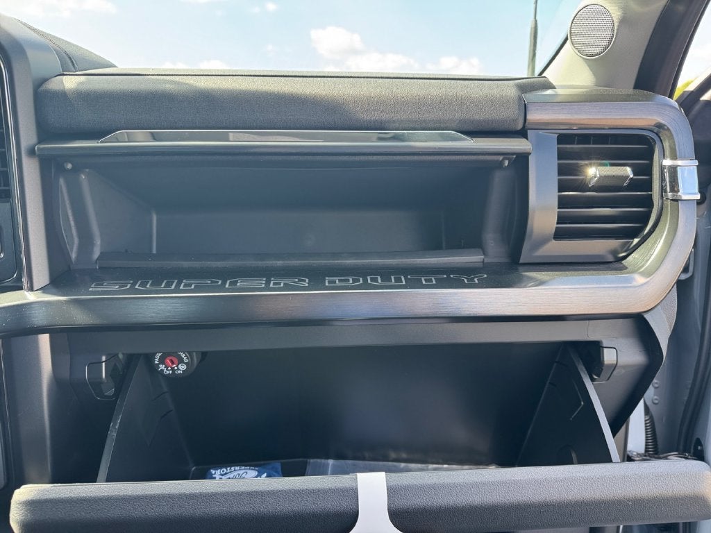 2027 Ford F-250SD Lariat 608A