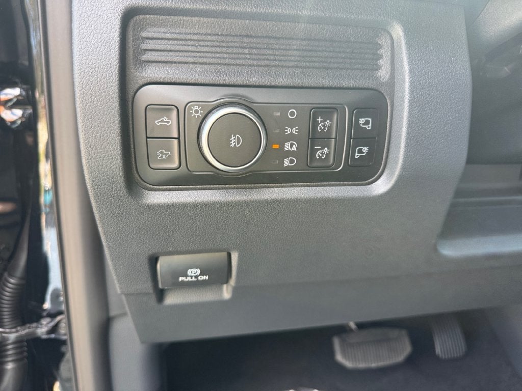 2027 Ford F-250SD Lariat 608A