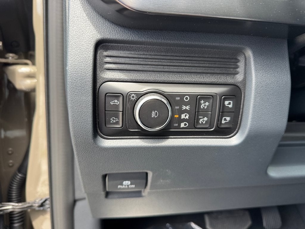 2027 Ford F-250SD Lariat 608A