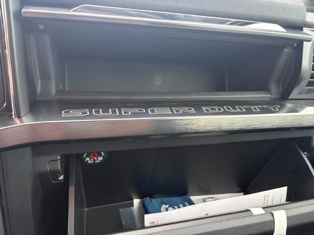 2027 Ford F-250SD Lariat 608A