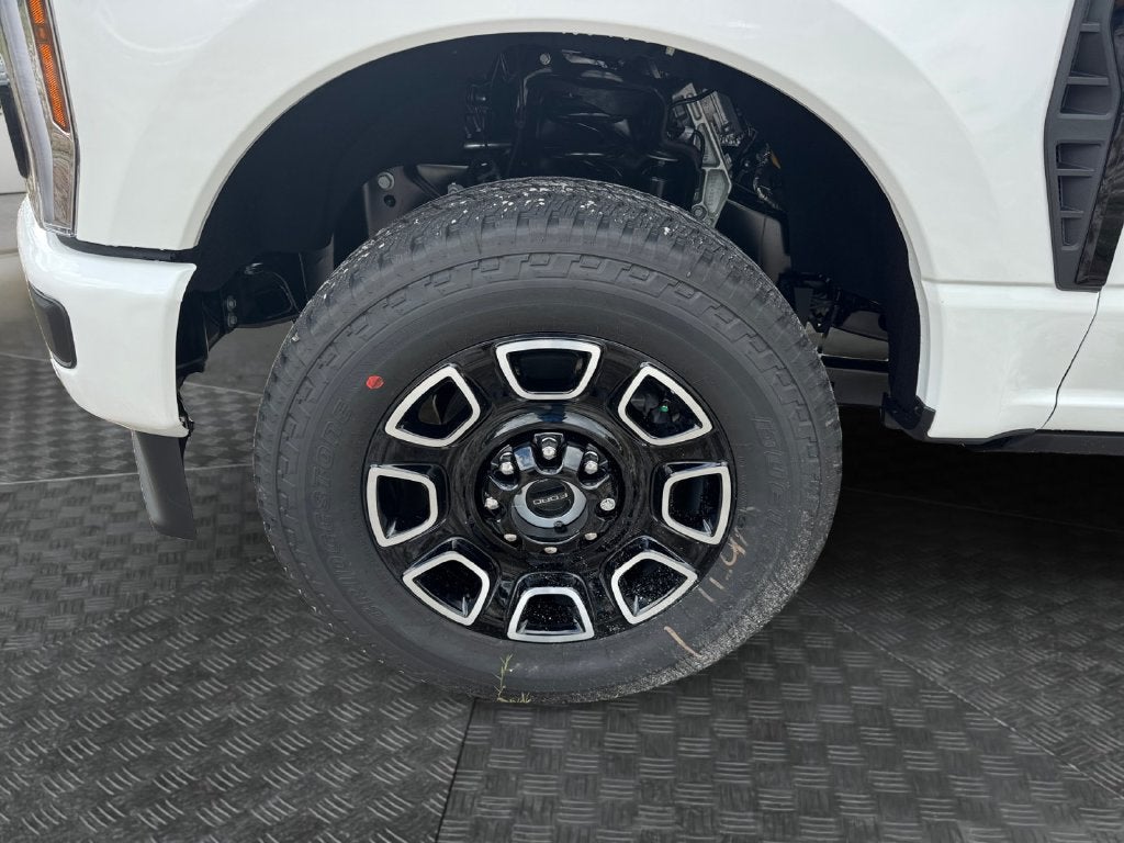 2027 Ford F-350SD Platinum 713A