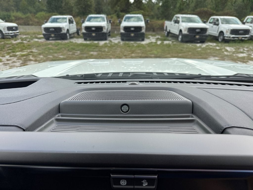 2027 Ford F-350SD Platinum 713A