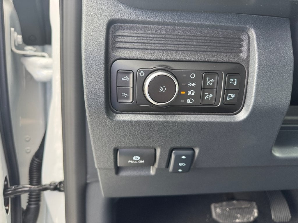 2027 Ford F-350SD Platinum 713A