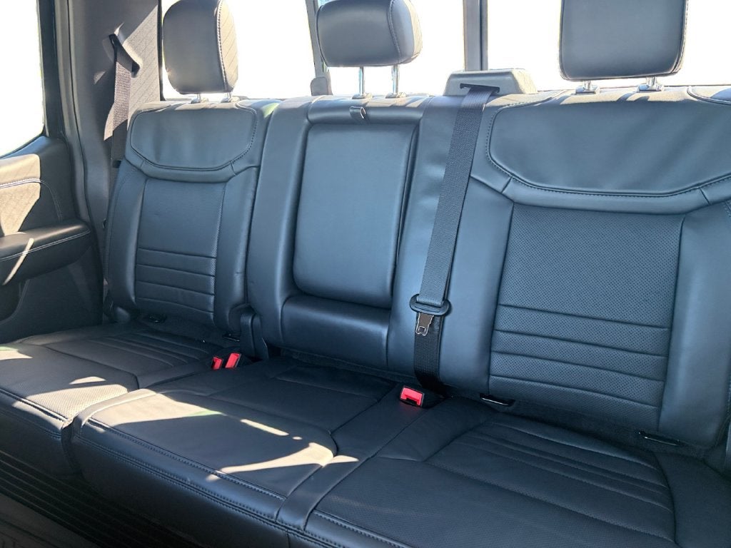 2027 Ford F-350SD Platinum 713A