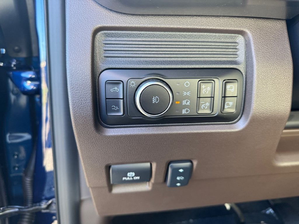 2027 Ford F-350SD King Ranch 710A