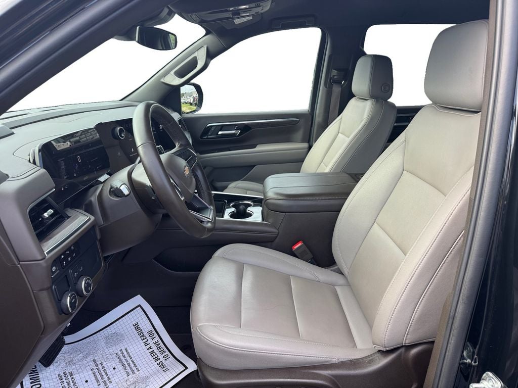 2025 Chevrolet Suburban LT