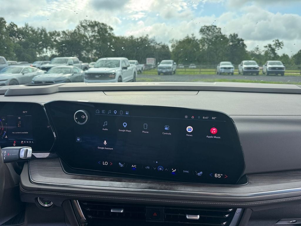 2025 Chevrolet Suburban LT