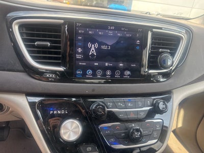 2020 Chrysler Pacifica Touring
