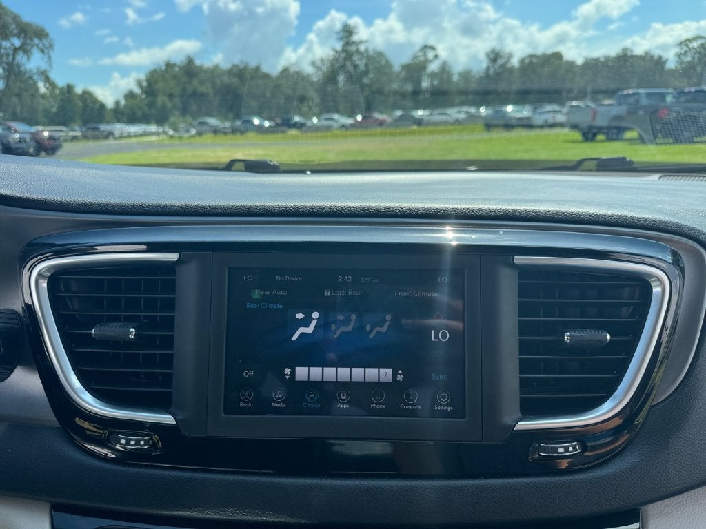 2020 Chrysler Pacifica Touring