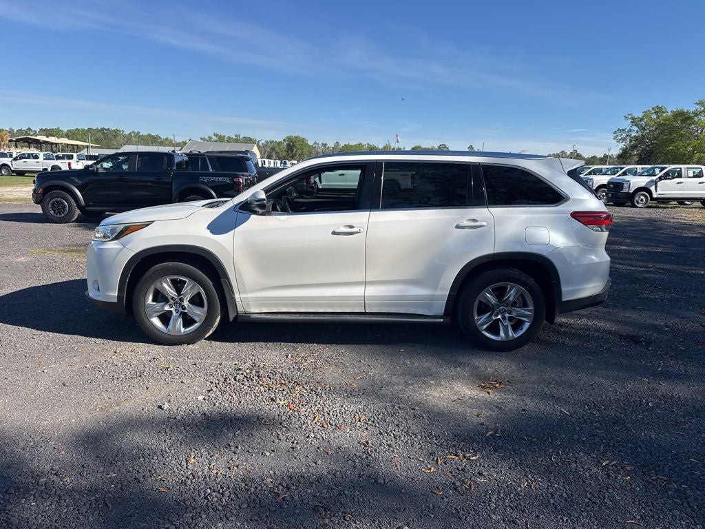 2017 Toyota Highlander Base