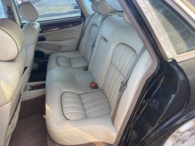 2003 Jaguar XJ8 Base