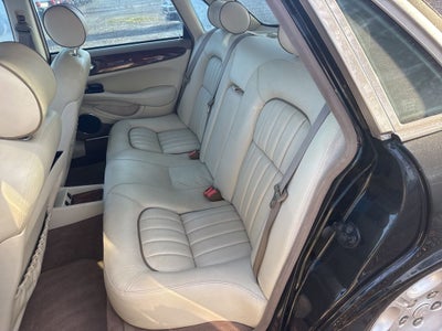 2003 Jaguar XJ8 Base